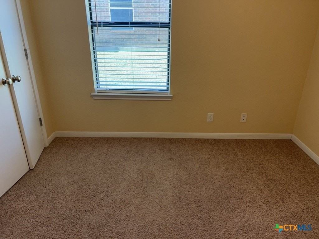 2509 Lavender Ln - Photo 6 of 10