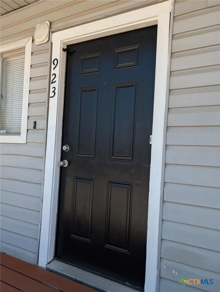 915 S 15th St #923 - Photo 3 of 14