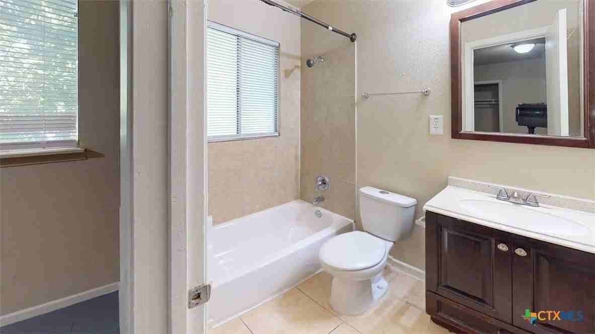 915 S 15th St #923 - Photo 4 of 14