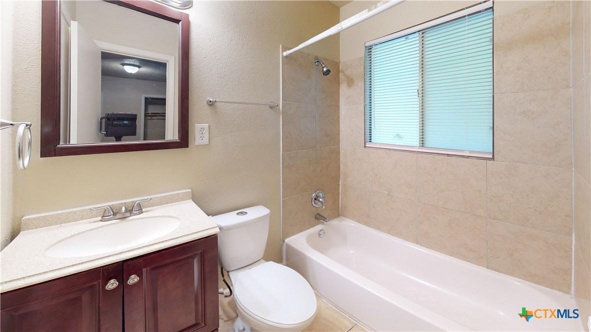 915 S 15th St #925 - Photo 4 of 13
