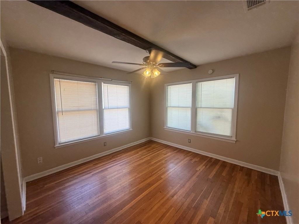 1105 Sycamore St - Photo 6 of 14