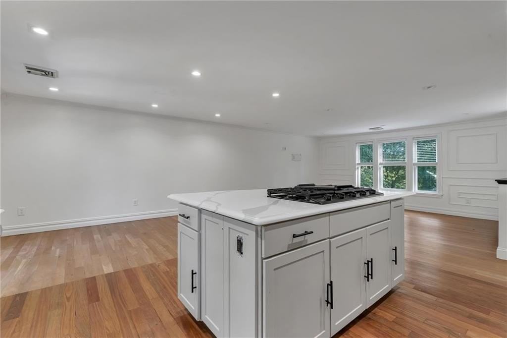 587 Central Ave - Photo 5 of 33