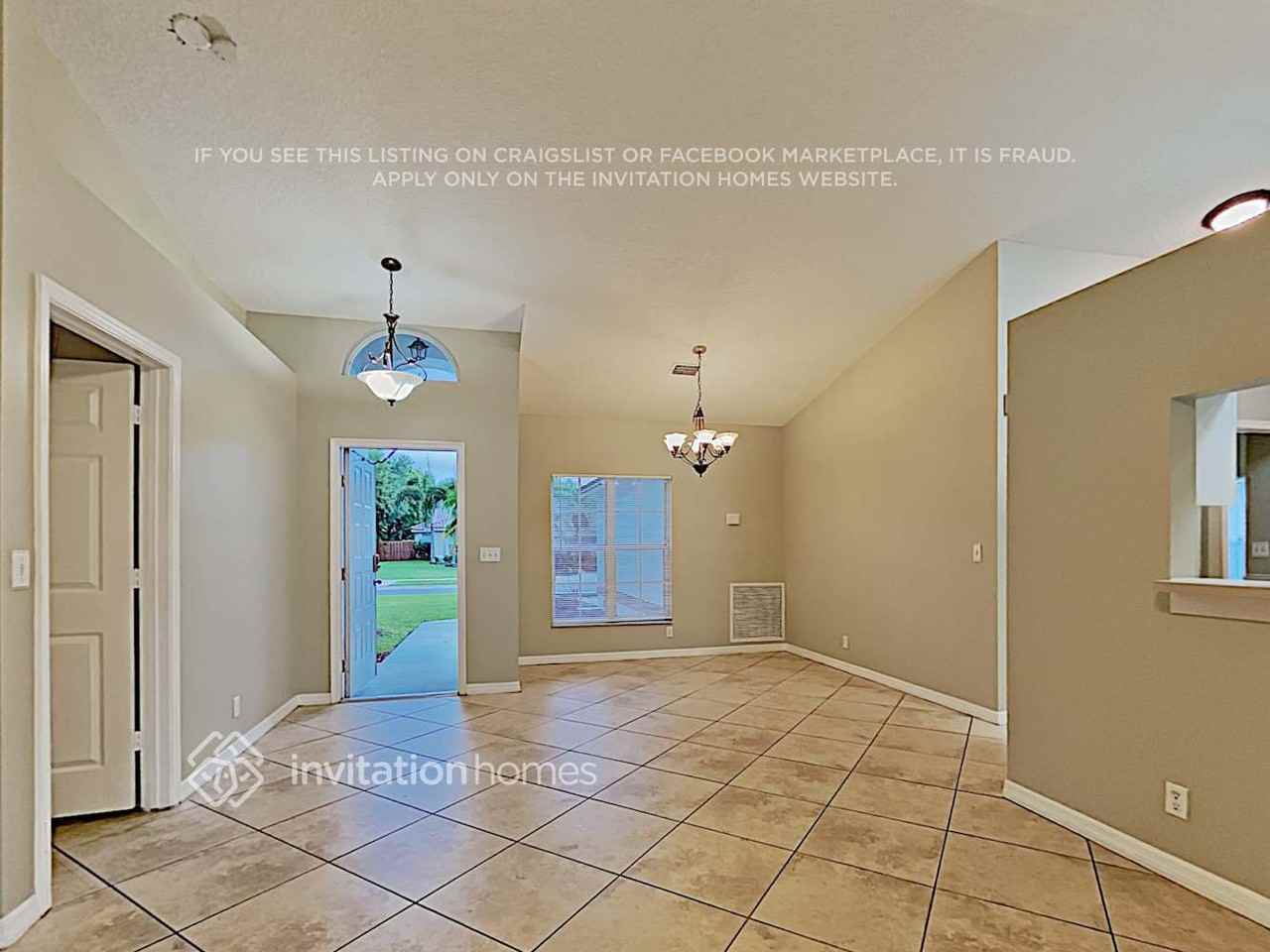 4705 Nw 76th St - Photo 3 of 17