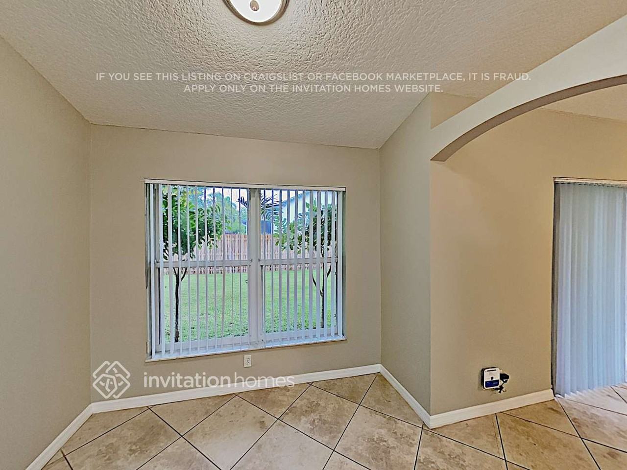 4705 Nw 76th St - Photo 7 of 17