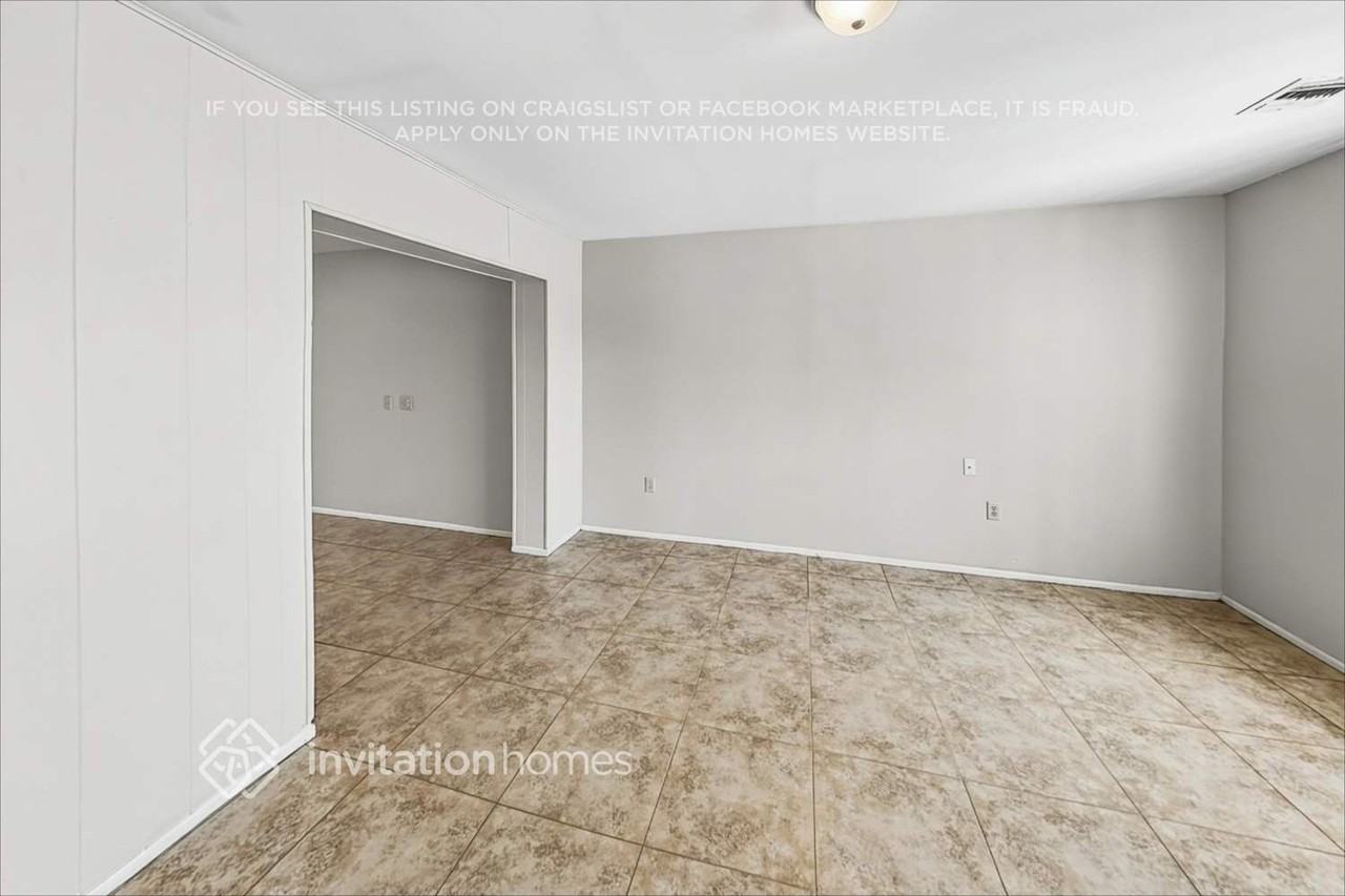 12801 N 112th Ave - Photo 7 of 19