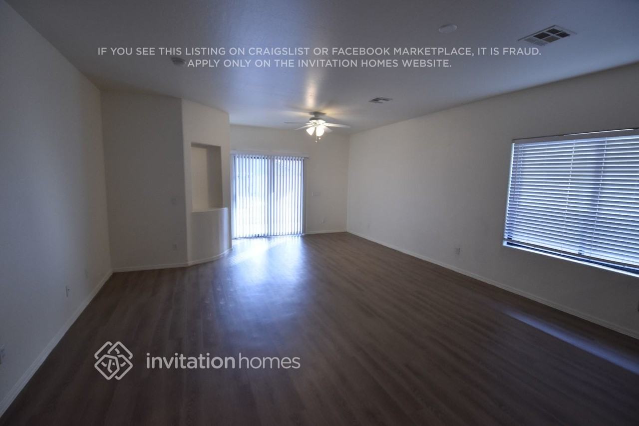 2213 W Carolina Dr - Photo 2 of 7
