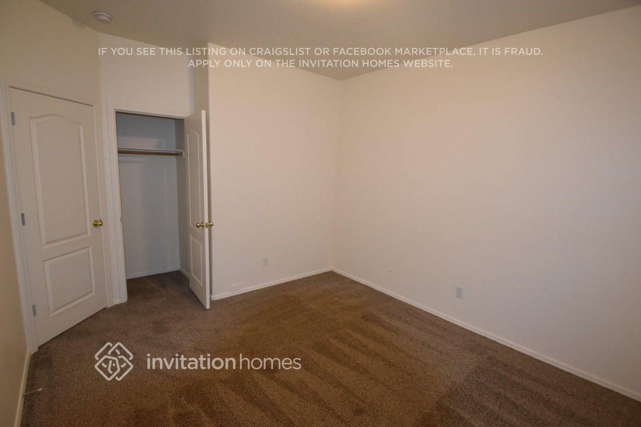 2213 W Carolina Dr - Photo 4 of 7