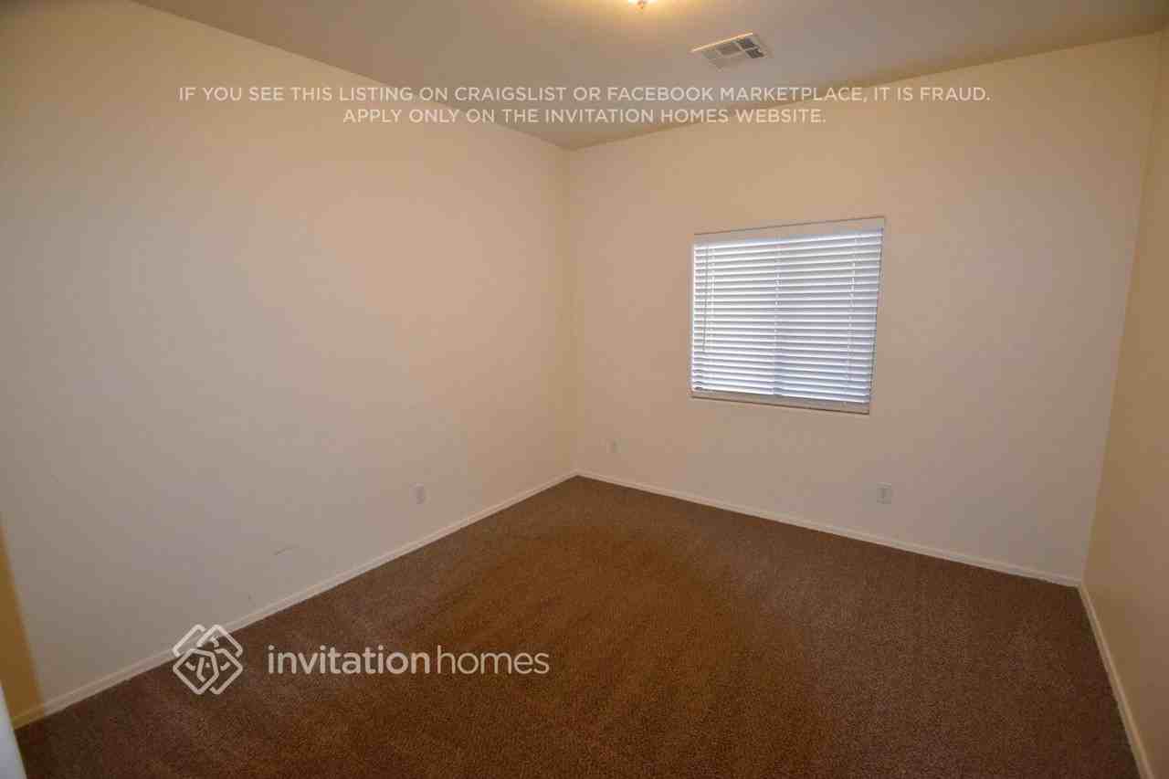 2213 W Carolina Dr - Photo 5 of 7