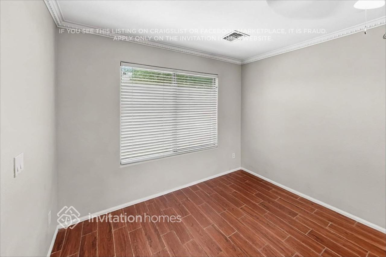 2173 S 160th Ln - Photo 5 of 20