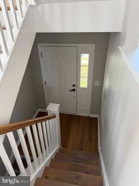 319 Paradee Dr - Photo 2 of 13