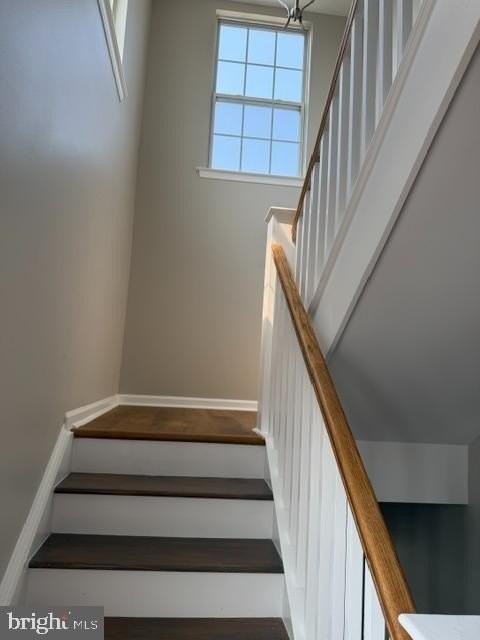 319 Paradee Dr - Photo 6 of 13