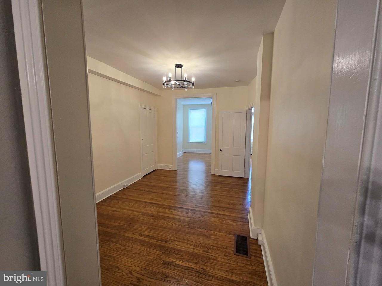 1317 N Walnut St - Photo 4 of 17