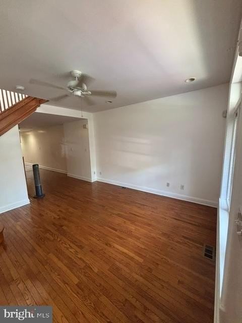 315 E 29th St - Photo 5 of 32
