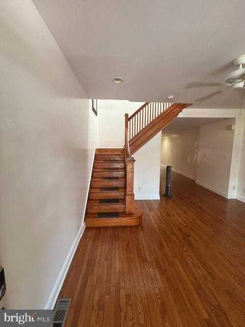 315 E 29th St - Photo 7 of 32