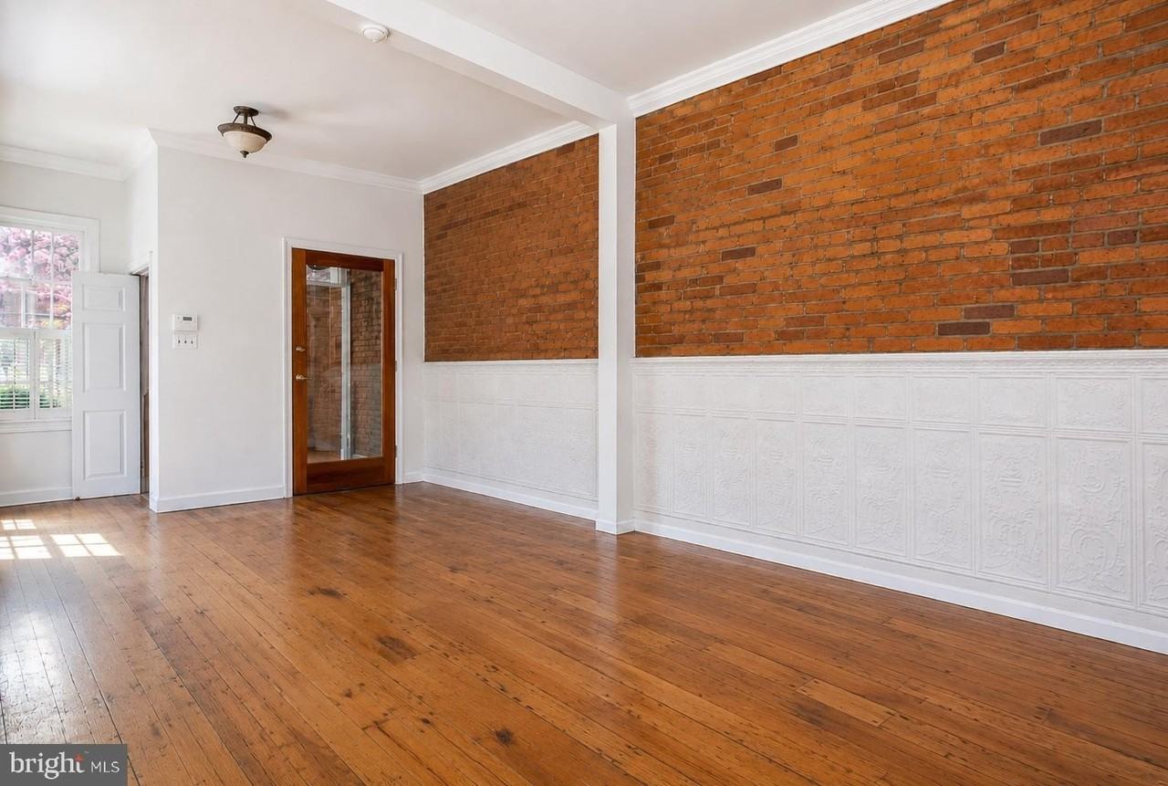 115 E West St - Photo 3 of 24