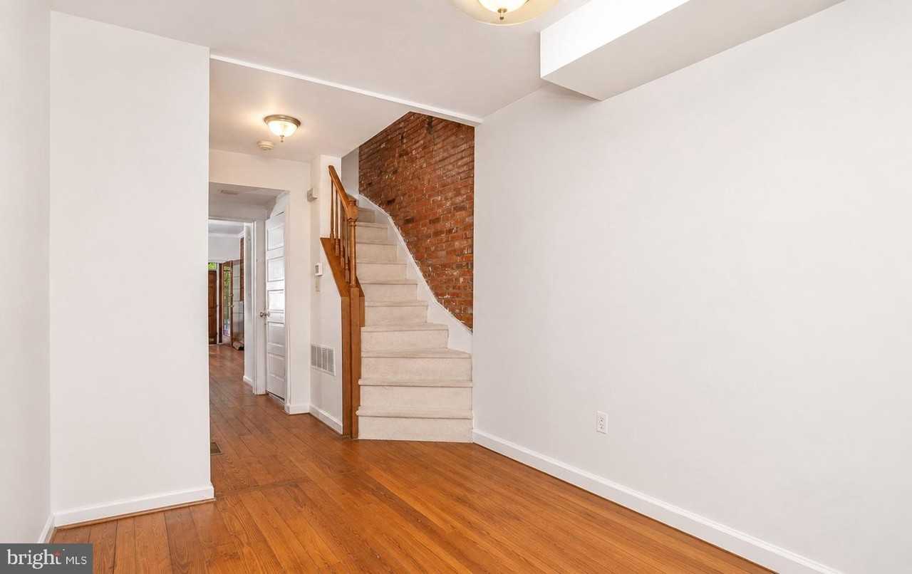 115 E West St - Photo 6 of 24