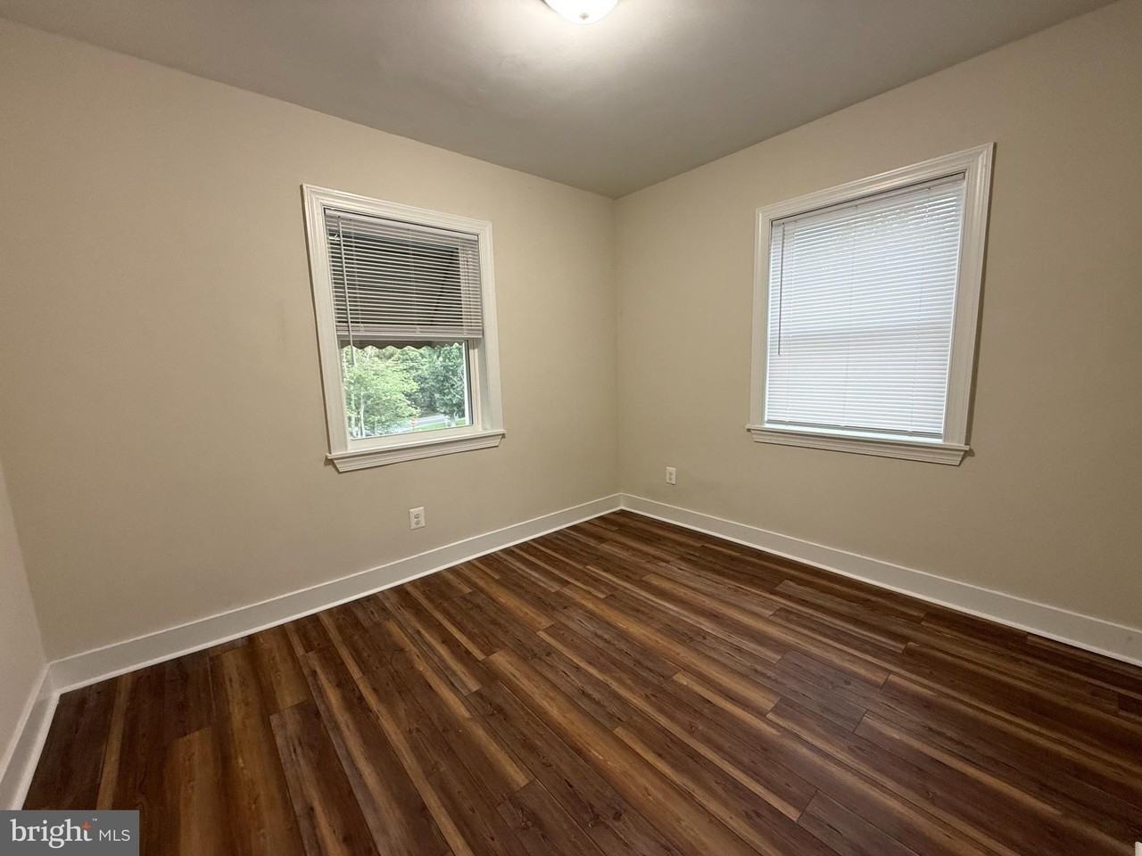 704 Washington Ave #6 - Photo 5 of 6