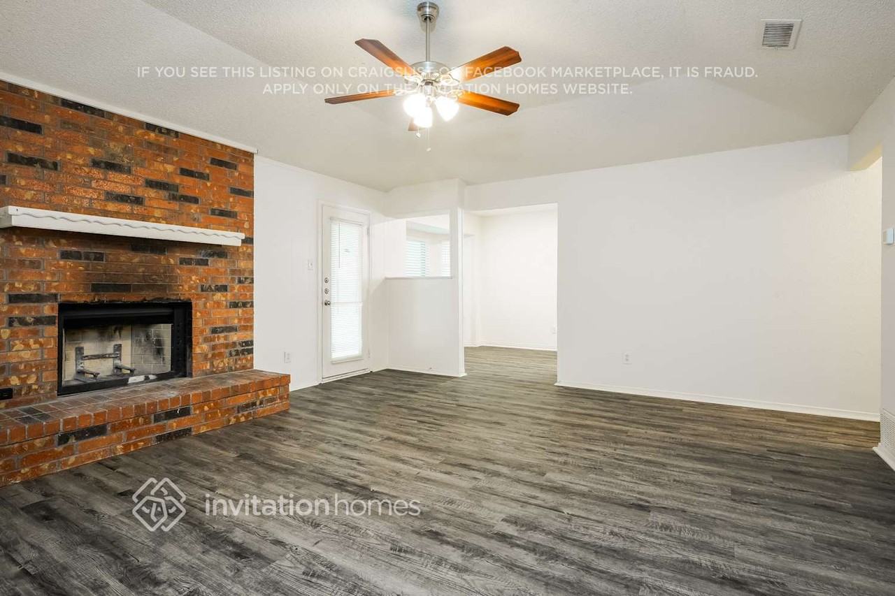 5205 Hideaway Ct - Photo 4 of 17