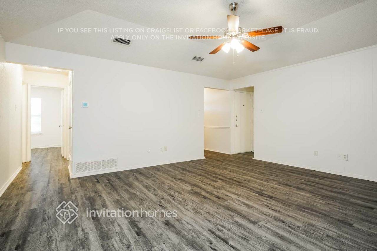 5205 Hideaway Ct - Photo 5 of 17