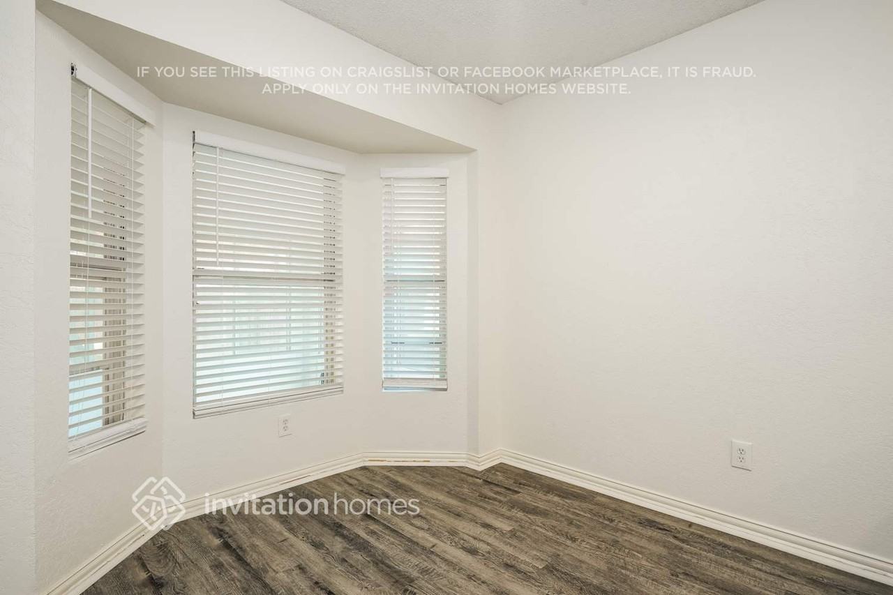 5205 Hideaway Ct - Photo 6 of 17
