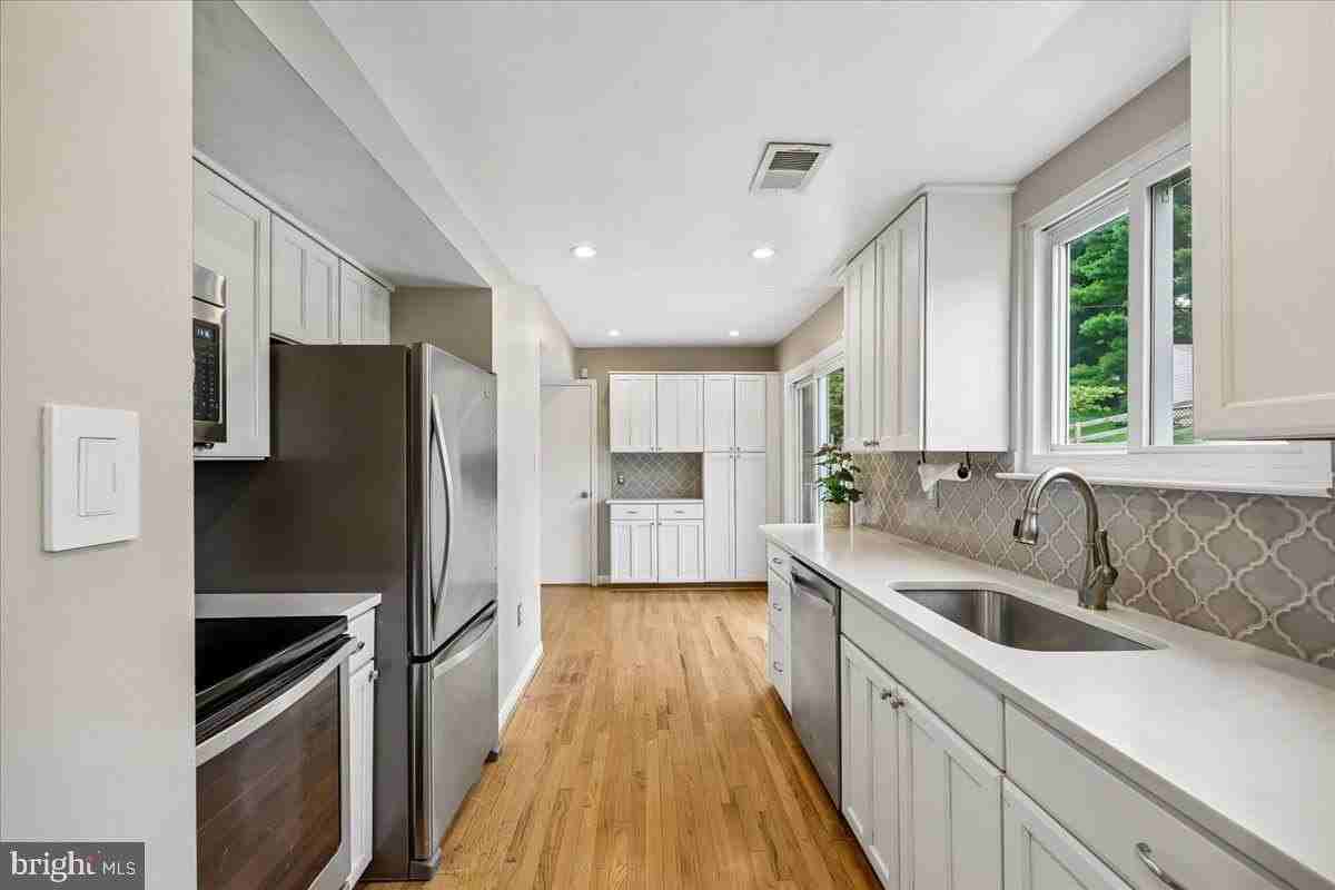 10417 Carlyn Ridge Rd - Photo 2 of 40