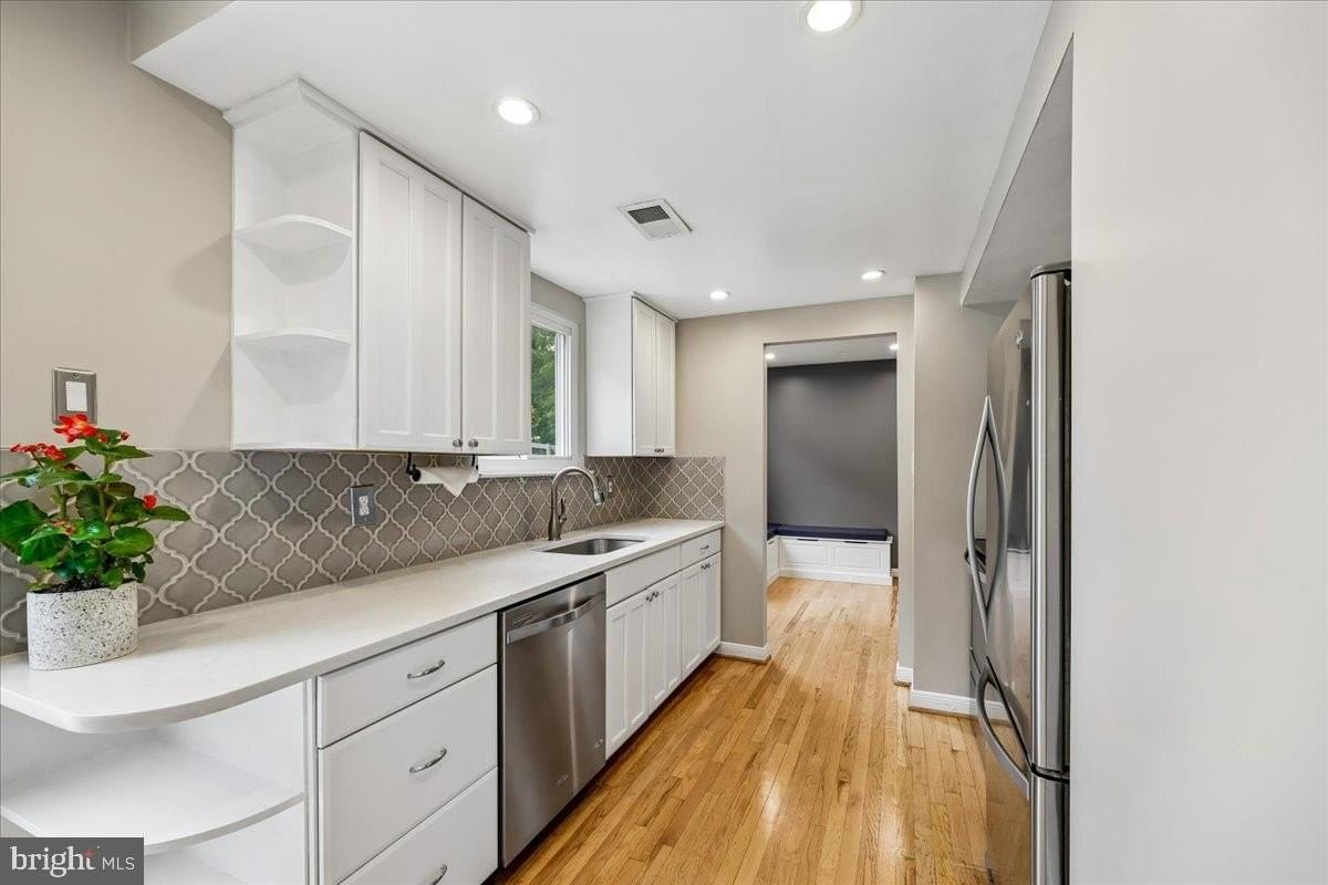 10417 Carlyn Ridge Rd - Photo 4 of 40