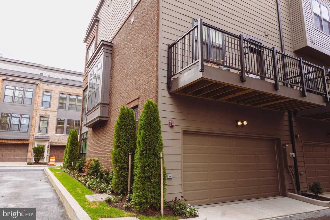 5343 Zenith Overlook - Photo 5 of 50