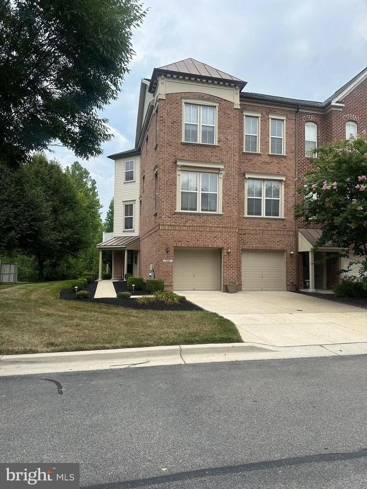 13200 Saint James Sanctuary Dr - Photo 2 of 50