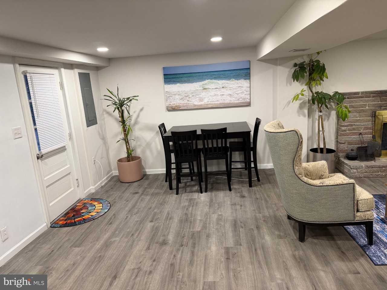8206 Steve Dr - Photo 2 of 7