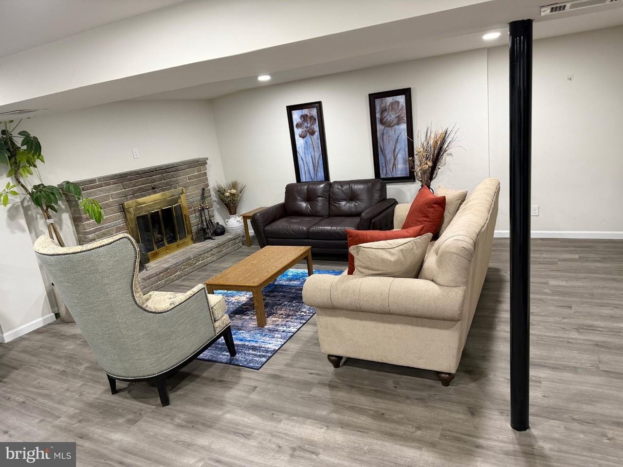 8206 Steve Dr - Photo 3 of 7