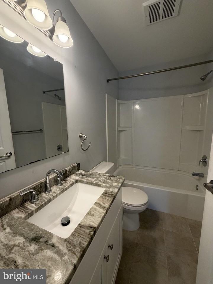 2805 Auburn Ct - Photo 5 of 9