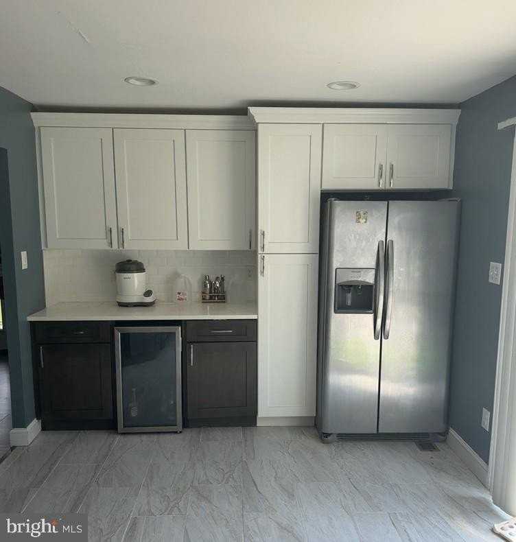 4 Patricia Ln - Photo 3 of 23