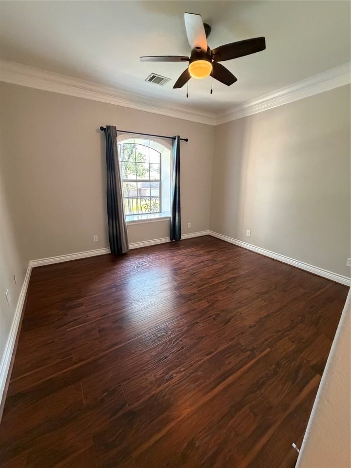 1523 Glen Oaks Dr - Photo 3 of 28