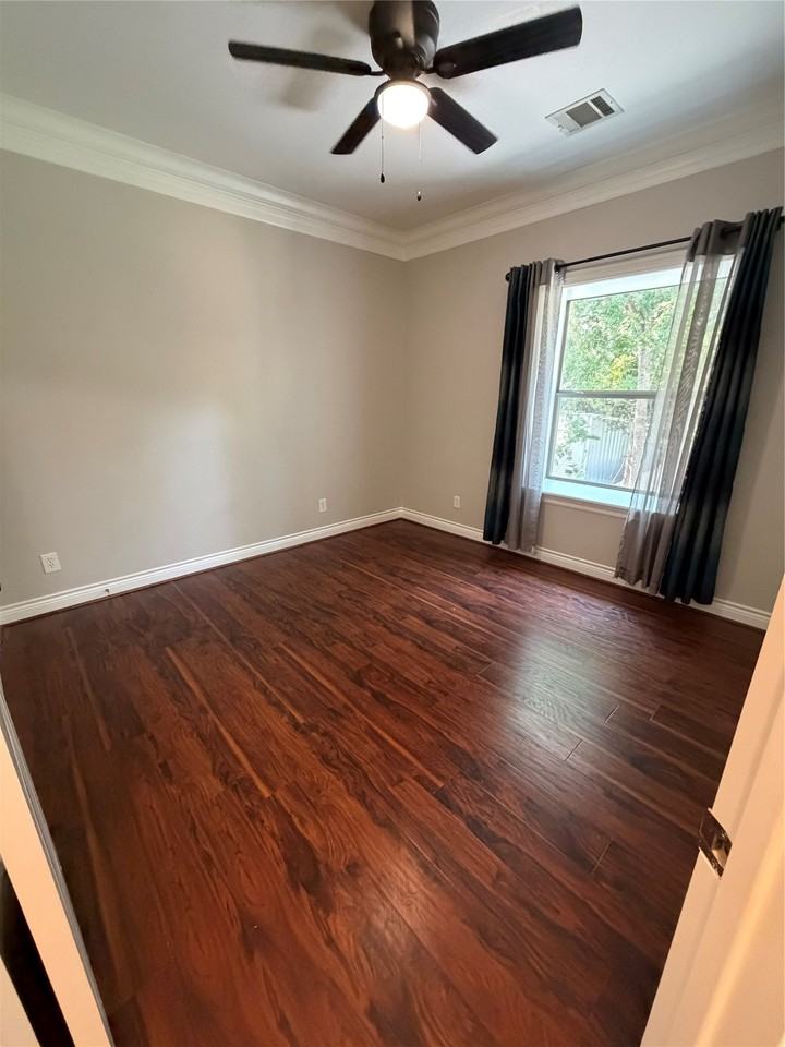 1523 Glen Oaks Dr - Photo 5 of 28