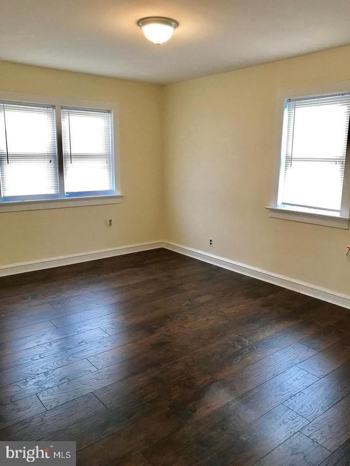 511 S Broadway #2 - Photo 3 of 6
