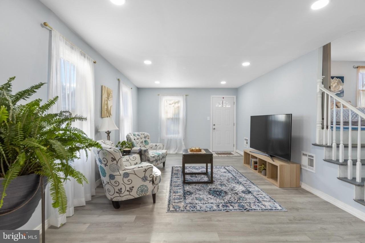 3840 State St - Photo 2 of 12