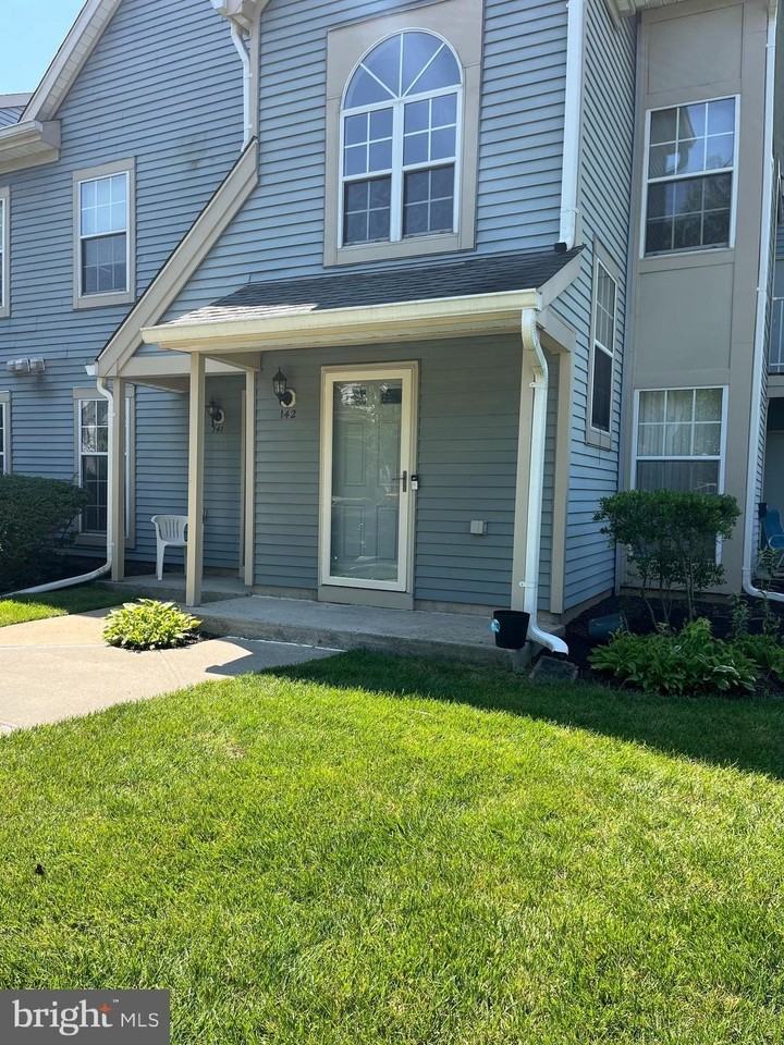 142 Andover Pl - Photo 2 of 11