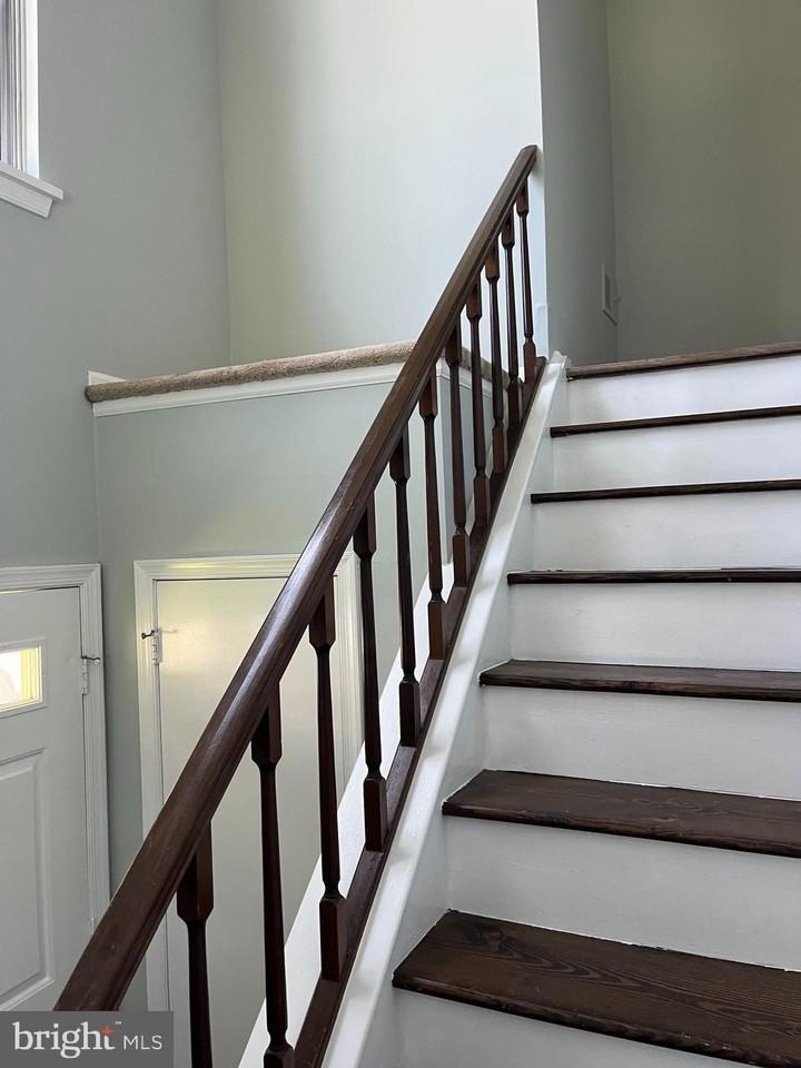 142 Andover Pl - Photo 3 of 11