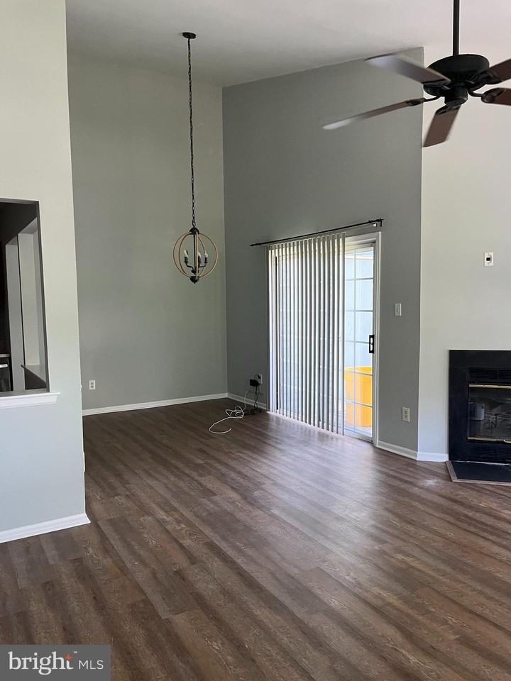 142 Andover Pl - Photo 5 of 11