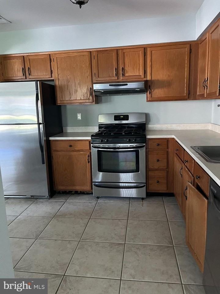 142 Andover Pl - Photo 7 of 11