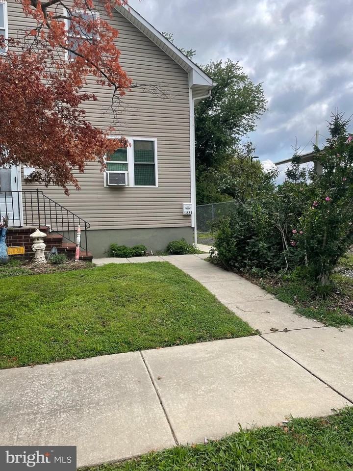 126 Grove St #2ndFL