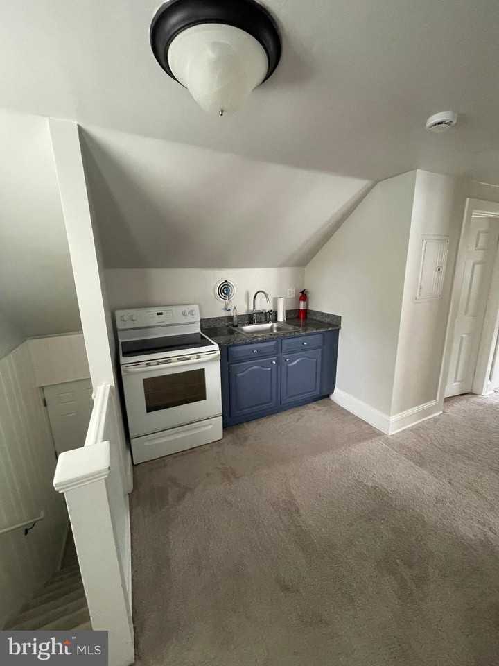 126 Grove St #2ndFL - Photo 4 of 16