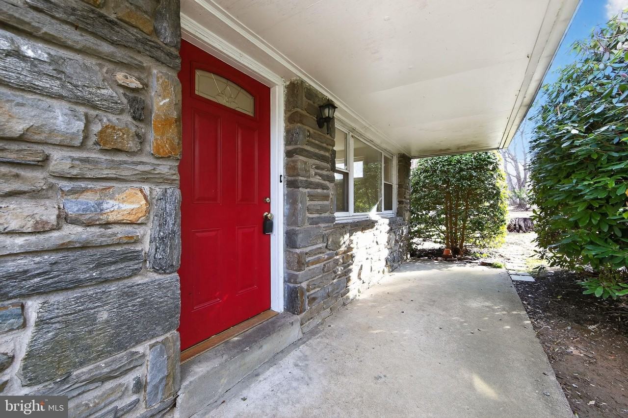 1567 Sugartown Rd - Photo 3 of 30