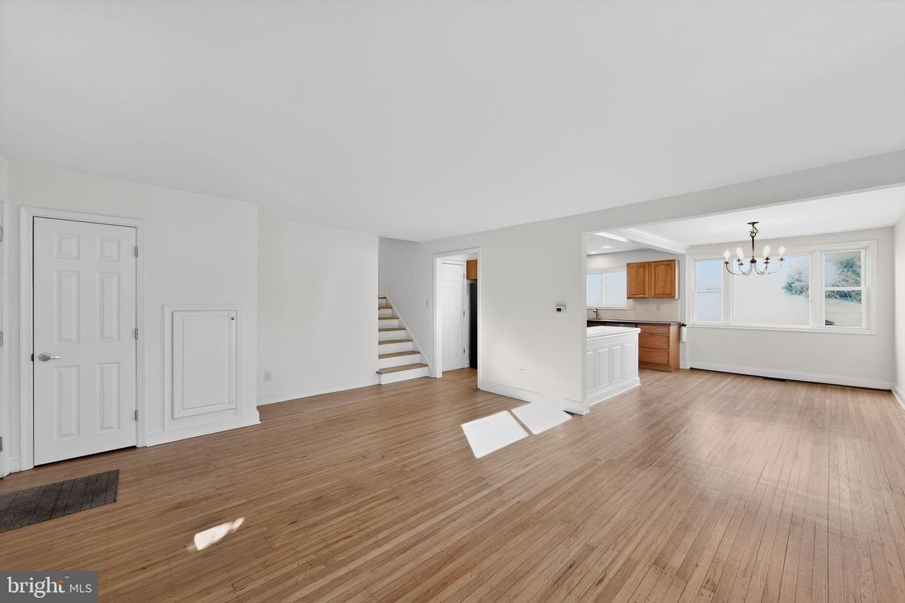 1567 Sugartown Rd - Photo 4 of 30