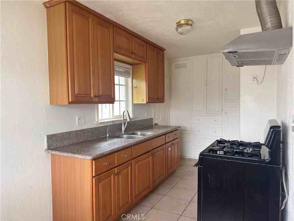 615 S Almansor St - Photo 6 of 12