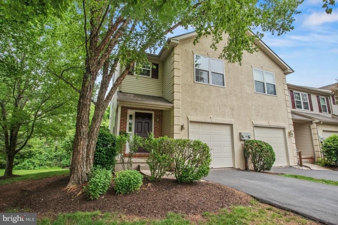 133 Vernon Ct - Photo 2 of 11