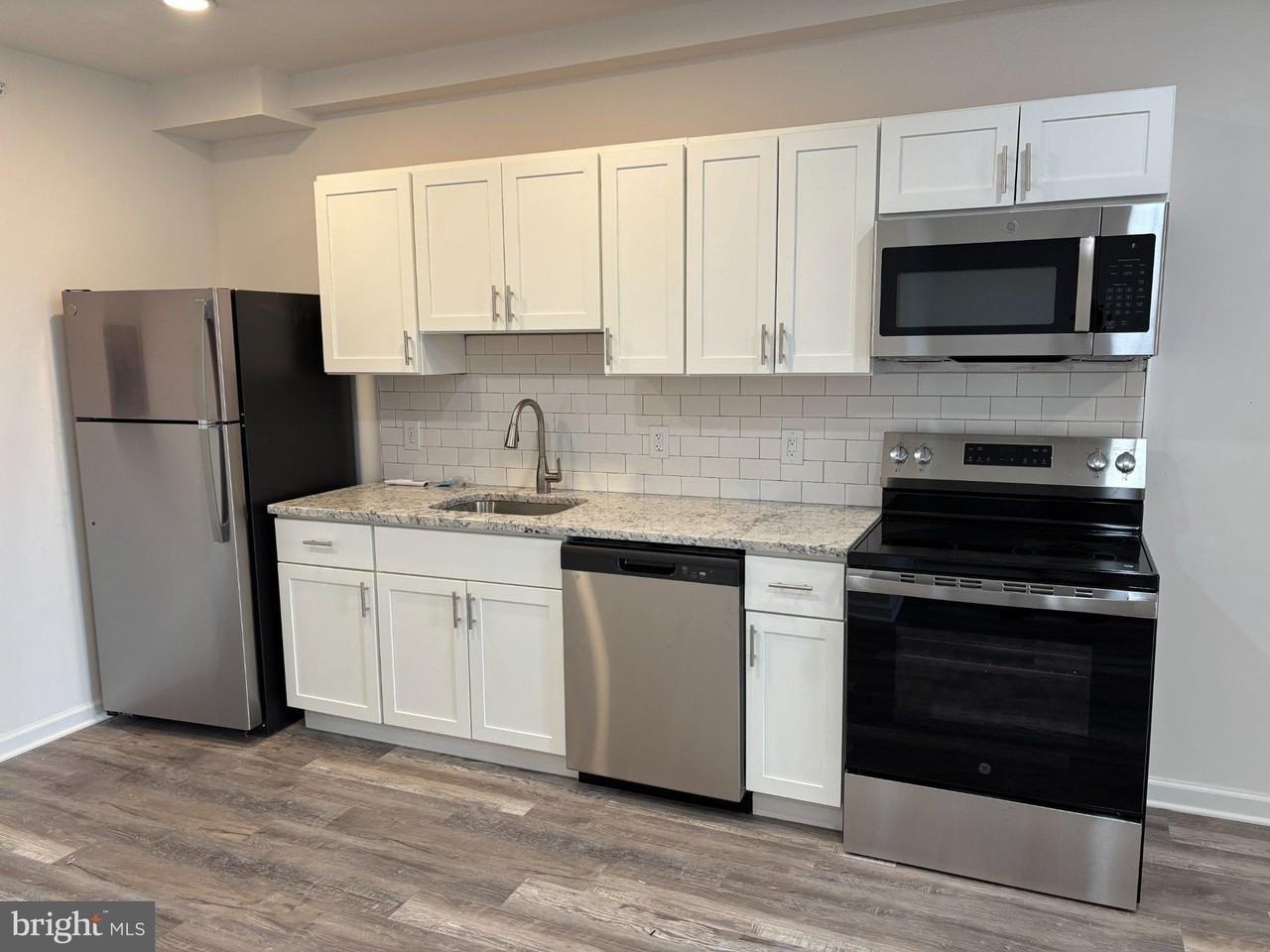 1219 W Butler St #3 - Photo 4 of 7