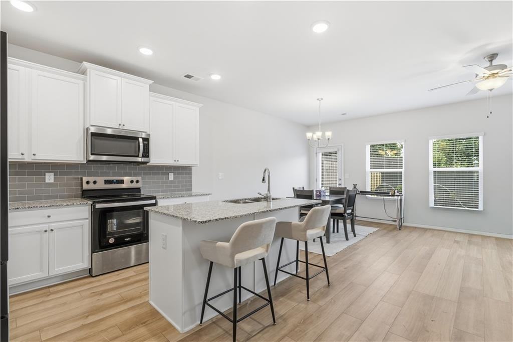 330 Regent Park - Photo 6 of 34