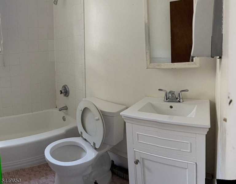 2116 Stanley Ter - Photo 3 of 13