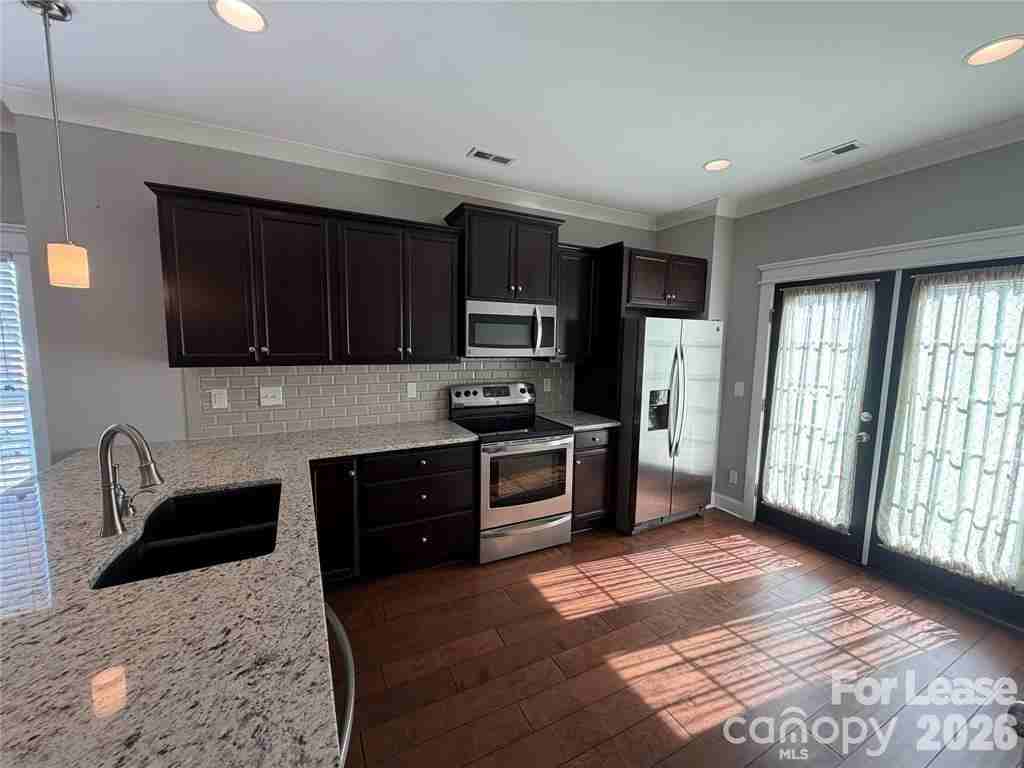 29 Myrtle St - Photo 3 of 12